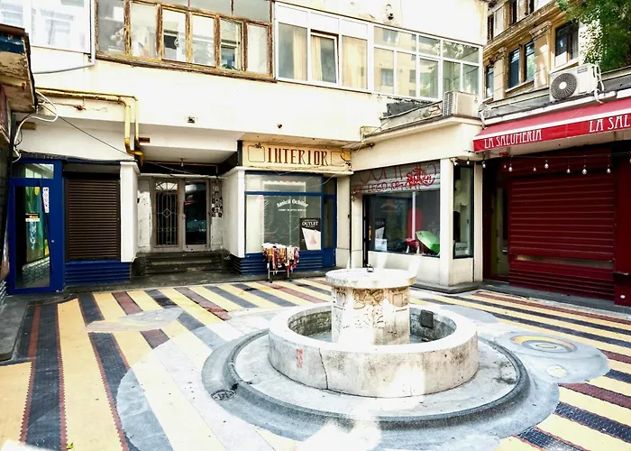 Heart Of Calea Victoriei - The Opulent Victoriei Retreat