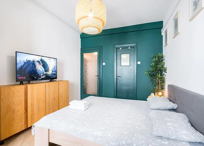 Heart Of Calea Victoriei - The Opulent Victoriei Retreat