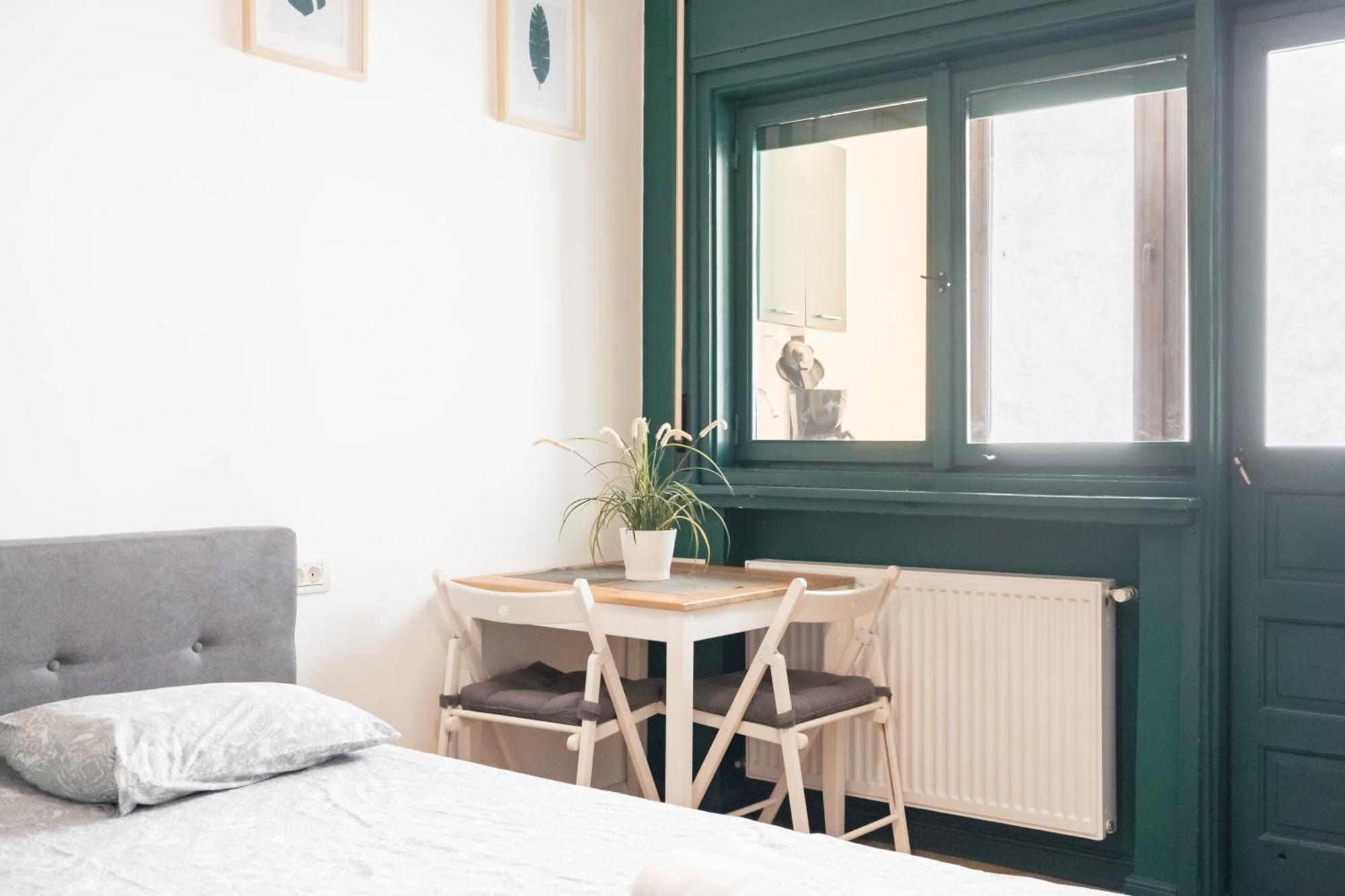 Heart Of Calea Victoriei - The Opulent Victoriei Retreat Apartment